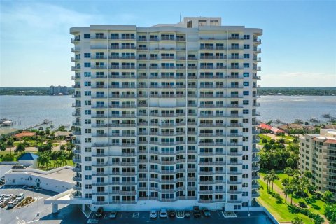 Condo in Daytona Beach Shores, Florida, 3 bedrooms  № 2362318