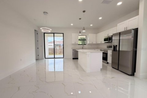 Villa ou maison à vendre à Port Charlotte, Floride: 3 chambres, 108.7 m2 № 2422807 - photo 11