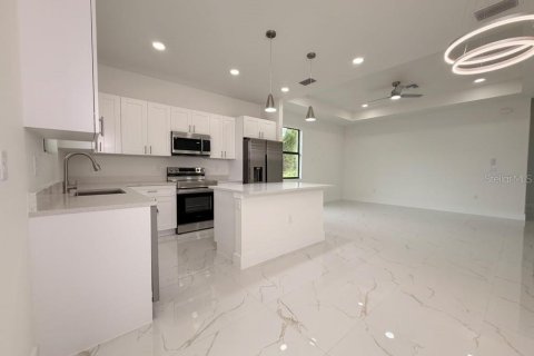 Villa ou maison à vendre à Port Charlotte, Floride: 3 chambres, 108.7 m2 № 2422807 - photo 13