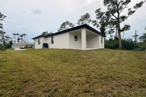Villa ou maison à vendre à Port Charlotte, Floride: 3 chambres, 108.7 m2 № 2422807 - photo 3