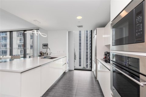 Купить кондоминиум в Майами, Флорида 3 спальни, 129.6м2, № 2088493 - фото 23