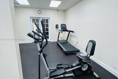 Купить кондоминиум в Тамарак, Флорида 2 спальни, 99.87м2, № 2007846 - фото 21