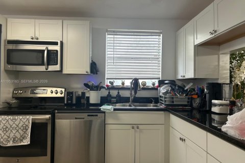 Купить кондоминиум в Тамарак, Флорида 2 спальни, 99.87м2, № 2007846 - фото 10