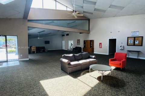 Купить кондоминиум в Тамарак, Флорида 2 спальни, 99.87м2, № 2007846 - фото 20