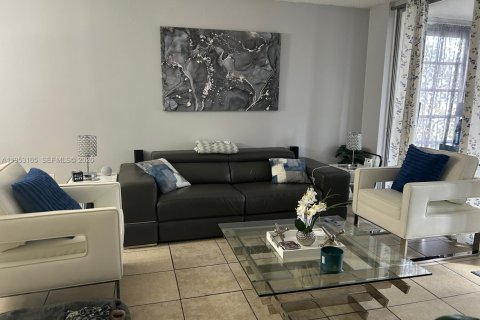 Кондоминиум с 2 спальнями в Тамарак, Флорида № 2007846