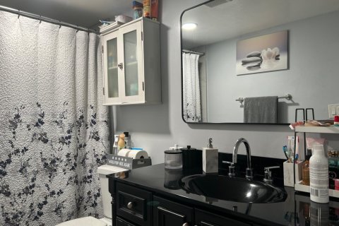 Купить кондоминиум в Тамарак, Флорида 2 спальни, 99.87м2, № 2007846 - фото 8