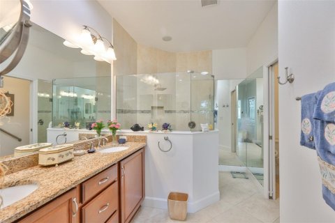 House in Sun City Center, Florida 3 bedrooms, 167.22 sq.m. № 1894418 - photo 23