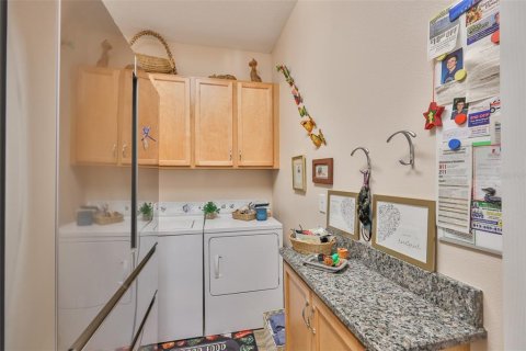 House in Sun City Center, Florida 3 bedrooms, 167.22 sq.m. № 1894418 - photo 9