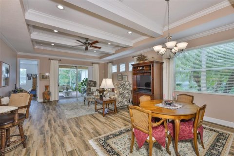 House in Sun City Center, Florida 3 bedrooms, 167.22 sq.m. № 1894418 - photo 10