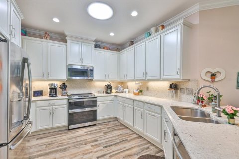 House in Sun City Center, Florida 3 bedrooms, 167.22 sq.m. № 1894418 - photo 17