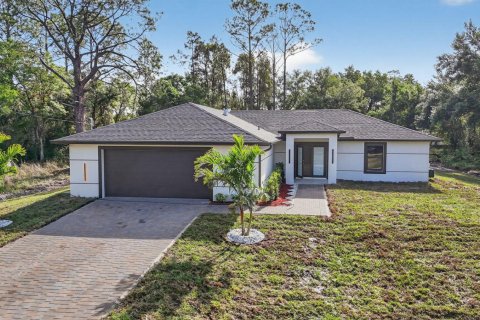 Villa ou maison à vendre à Lehigh Acres, Floride: 3 chambres, 166.48 m2 № 2146543 - photo 2