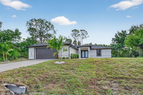 Villa ou maison à vendre à Lehigh Acres, Floride: 3 chambres, 166.48 m2 № 2146543 - photo 20