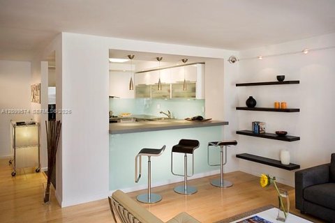 Copropriété à louer à Miami, Floride: 2 chambres, 116.03 m2 № 2397505 - photo 7