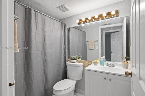 Copropriété à louer à Pembroke Pines, Floride: 1 chambre, 78.32 m2 № 1984482 - photo 6