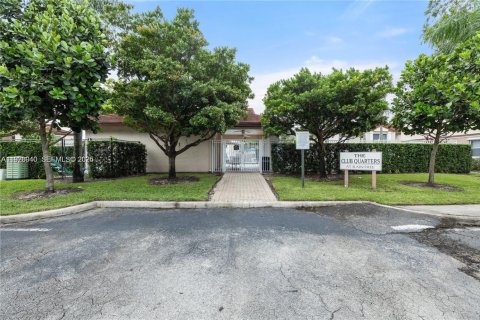 Copropriété à louer à Pembroke Pines, Floride: 1 chambre, 78.32 m2 № 1984482 - photo 17