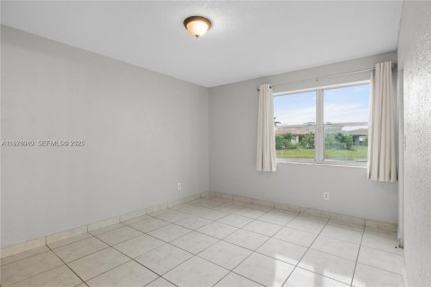 Copropriété à louer à Pembroke Pines, Floride: 1 chambre, 78.32 m2 № 1984482 - photo 9
