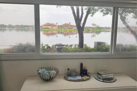 Condo in Pembroke Pines, Florida, 2 bedrooms  № 1816448 - photo 20