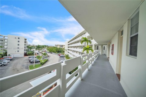 Condominio en alquiler en Aventura, Florida, 2 dormitorios, 71.35 m2 № 2153435 - foto 29