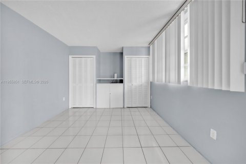 Condominio en alquiler en Aventura, Florida, 2 dormitorios, 71.35 m2 № 2153435 - foto 6