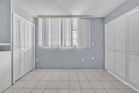 Condominio en alquiler en Aventura, Florida, 2 dormitorios, 71.35 m2 № 2153435 - foto 15