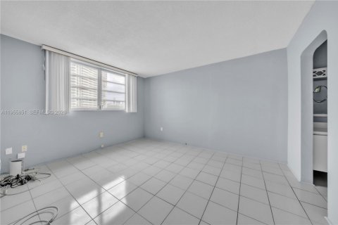 Condominio en alquiler en Aventura, Florida, 2 dormitorios, 71.35 m2 № 2153435 - foto 19