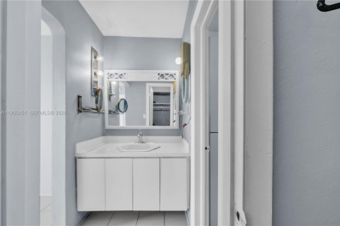 Condominio en alquiler en Aventura, Florida, 2 dormitorios, 71.35 m2 № 2153435 - foto 14