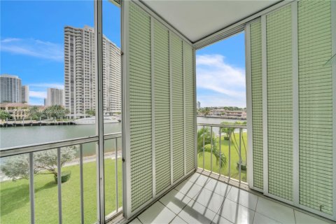 Condominio en alquiler en Aventura, Florida, 2 dormitorios, 71.35 m2 № 2153435 - foto 26