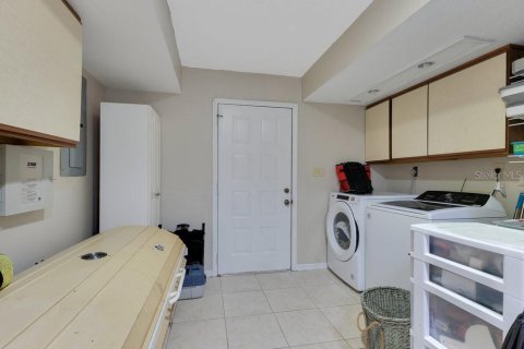 House in Kissimmee, Florida 4 bedrooms, 278.8 sq.m. № 1800026 - photo 20