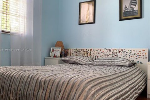 Townhouse in Cutler Bay, Florida 3 bedrooms, 131.55 sq.m. № 2001973 - photo 8