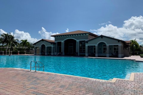 Townhouse in Cutler Bay, Florida 3 bedrooms, 131.55 sq.m. № 2001973 - photo 17