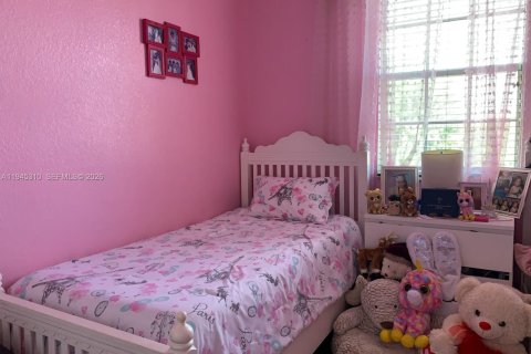 Townhouse in Cutler Bay, Florida 3 bedrooms, 131.55 sq.m. № 2001973 - photo 9