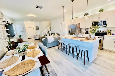 Townhouse in Homestead, Florida 3 bedrooms, 140.65 sq.m. № 1987193 - photo 19