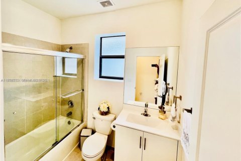 Townhouse in Homestead, Florida 3 bedrooms, 140.65 sq.m. № 1987193 - photo 21