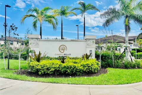 Townhouse in Homestead, Florida 3 bedrooms, 140.65 sq.m. № 1987193 - photo 4