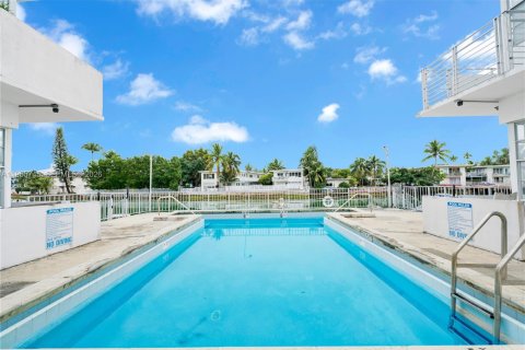 Copropriété à vendre à Miami Beach, Floride: 2 chambres, 145.21 m2 № 2011653 - photo 3