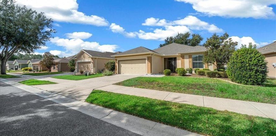 Casa en Ocala, Florida 3 dormitorios, 148.27 m2 № 2386723