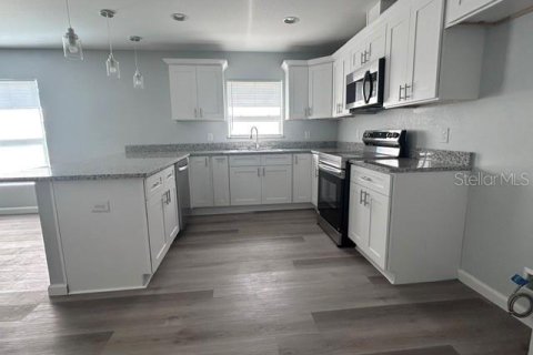 Купить виллу или дом в Бартоу, Флорида 5 комнат, 150.78м2, № 2225884 - фото 3