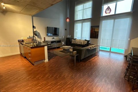 Condominio en alquiler en Miami, Florida, 1 dormitorio, 131.09 m2 № 2035802 - foto 20