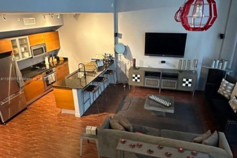 Condominio en alquiler en Miami, Florida, 1 dormitorio, 131.09 m2 № 2035802 - foto 3