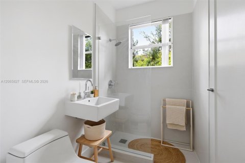 Casa en venta en Miami Beach, Florida, 4 dormitorios, 262.82 m2 № 2339938 - foto 23