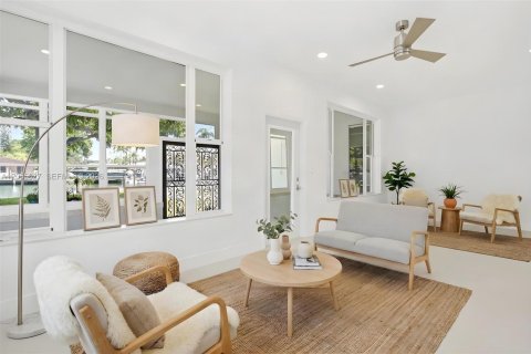Casa en venta en Miami Beach, Florida, 4 dormitorios, 262.82 m2 № 2339938 - foto 17