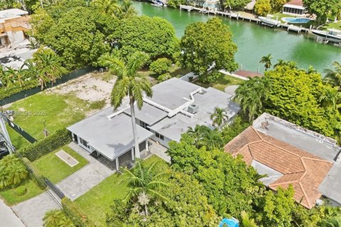 Casa en venta en Miami Beach, Florida, 4 dormitorios, 262.82 m2 № 2339938 - foto 8