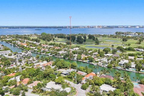 Casa en venta en Miami Beach, Florida, 4 dormitorios, 262.82 m2 № 2339938 - foto 9