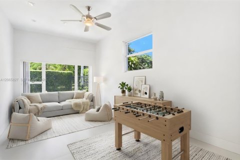 Casa en venta en Miami Beach, Florida, 4 dormitorios, 262.82 m2 № 2339938 - foto 22