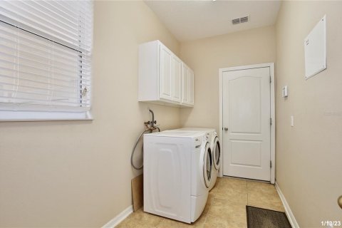 Casa en alquiler en Orlando, Florida, 4 dormitorios, 234.21 m2 № 1906467 - foto 23