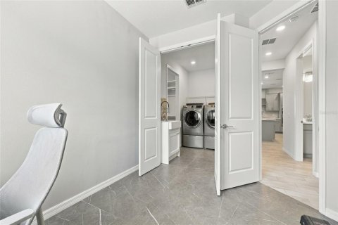 Casa en venta en Kissimmee, Florida, 4 dormitorios, 224.82 m2 № 2378066 - foto 27