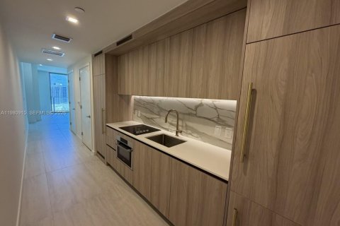 Снять в аренду кондоминиум в Майами, Флорида № 2047347 - фото 2