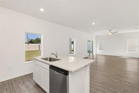 Villa ou maison à vendre à Winter Haven, Floride: 5 chambres, 208.47 m2 № 1717079 - photo 4