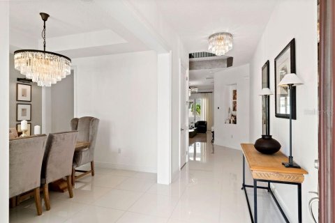 Casa en venta en Orlando, Florida, 6 dormitorios, 503.72 m2 № 1908707 - foto 4