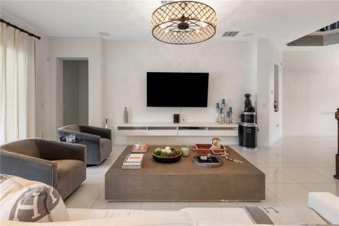 Casa en venta en Orlando, Florida, 6 dormitorios, 503.72 m2 № 1908707 - foto 12
